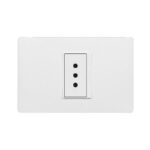 Toma de corriente simple 2P+T 10A . Bticino Luzica ref. PU1113