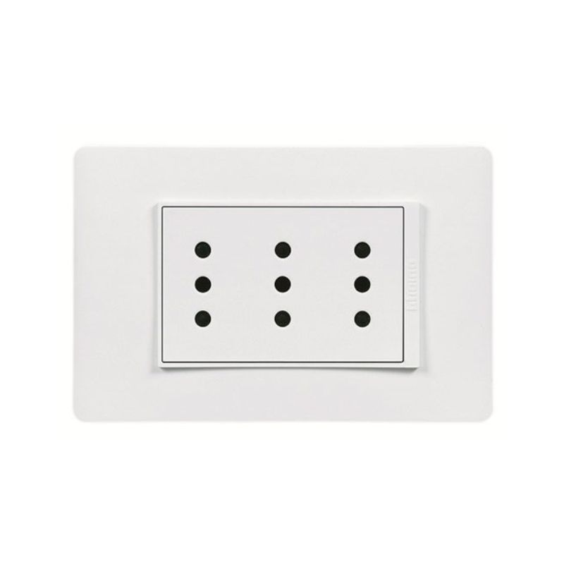 xr:d:DAFfJ2ypMbA:55,j:2673071369,t:23041317 Toma de corriente triple 2P+T 10A Bticino Luzica ref. PU1313 - Image 1